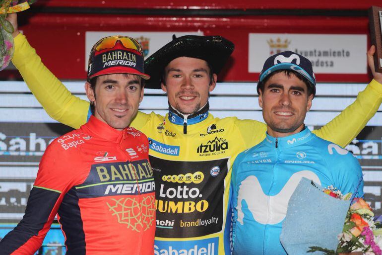 Jon Izagirre, Primoz Roglic y Mikel Landa en el podio final.