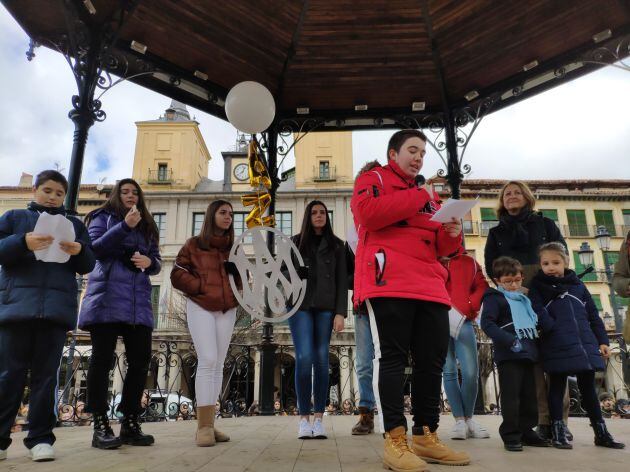 Lectura de una manifiesto en la Plaza Mayor