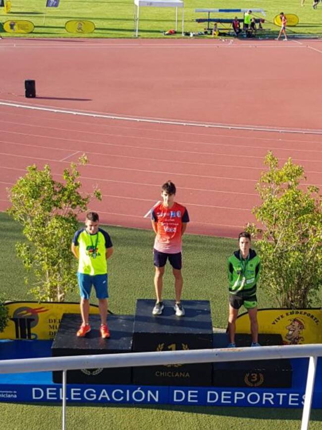 Con solo 17 años se convierte en la jóven promesa del atletismo cazorleñó