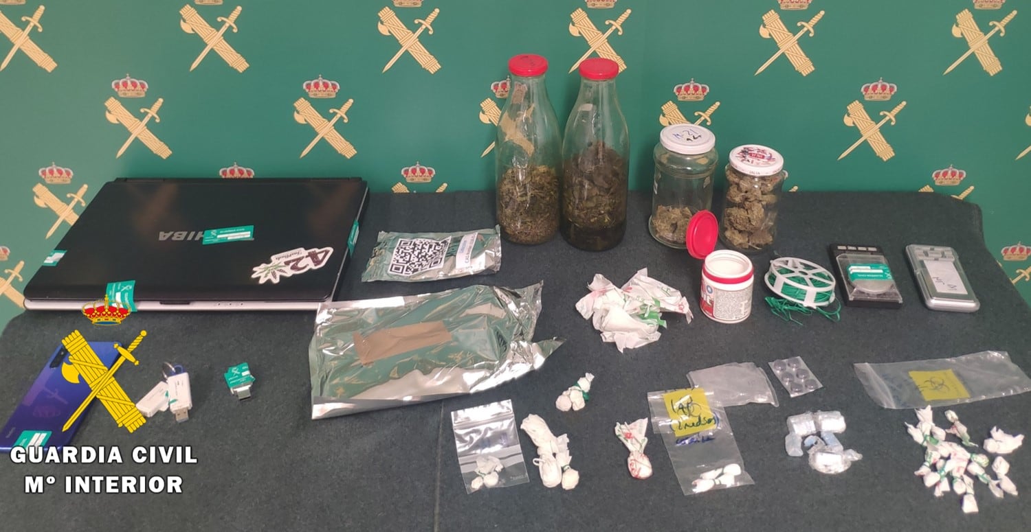 Drogas encontradas durante el registro en  el domicilio del detenido