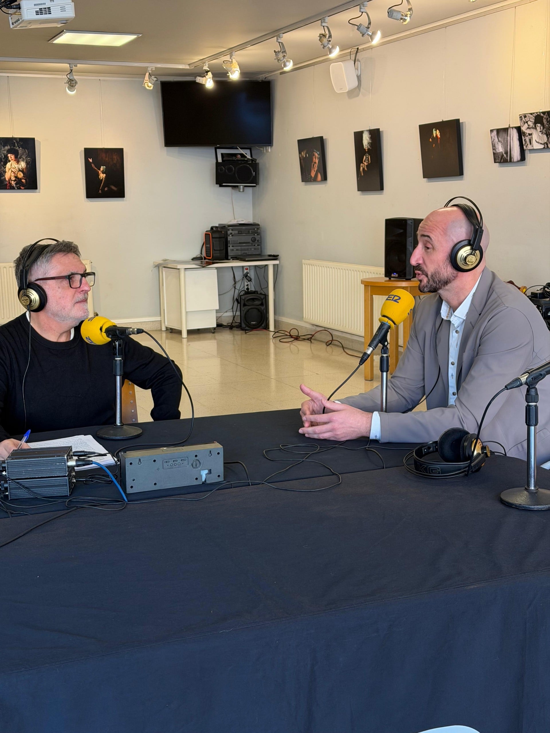 Un momento de la entrevista a Jon Iraola, alcalde de Eibar