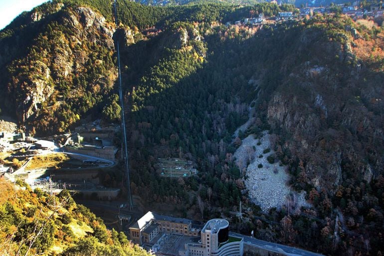 El Govern rep una única oferta per aconseguir la concessió de l&#039;Heliport Nacional