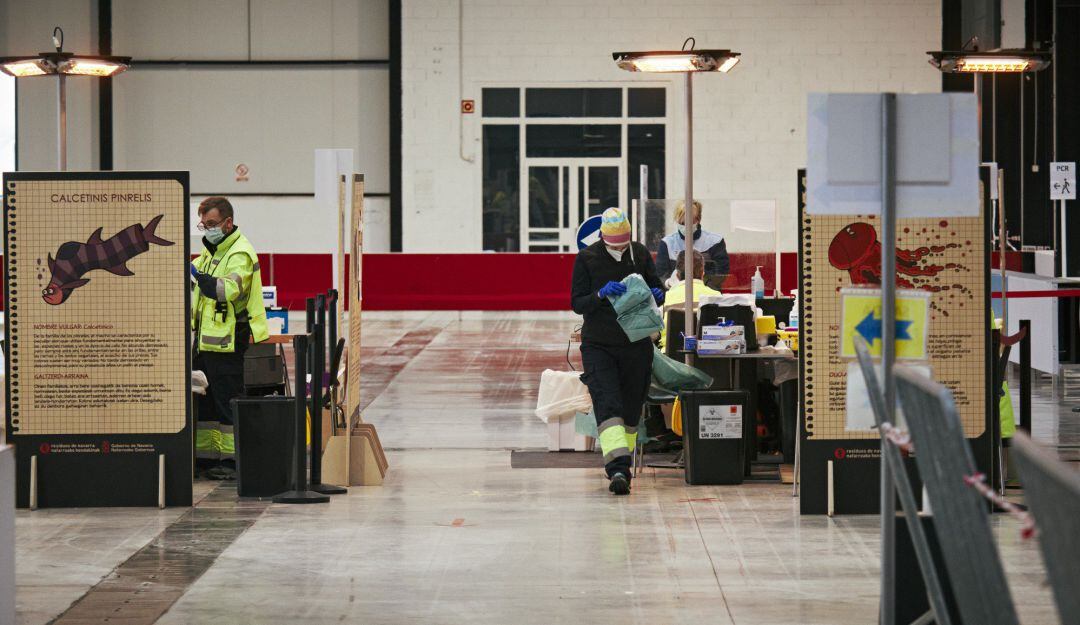Profesionales sanitarios se preparan para realizar test de antígenos