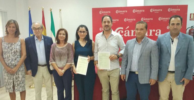 Entrega del título de artesanos a Raquel Cerezo y Jose Luis Ojeda en Andújar.