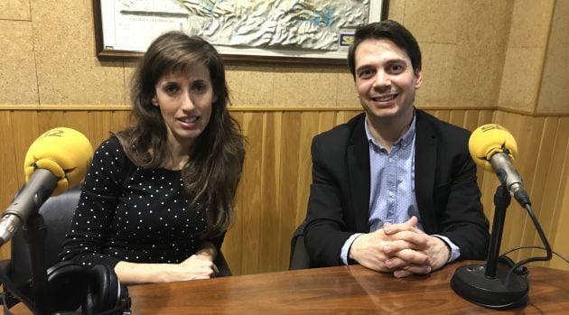 Beatriz Hernández y Luis Enrique Hernandez Castillejo en el estudio de SER Cuenca.