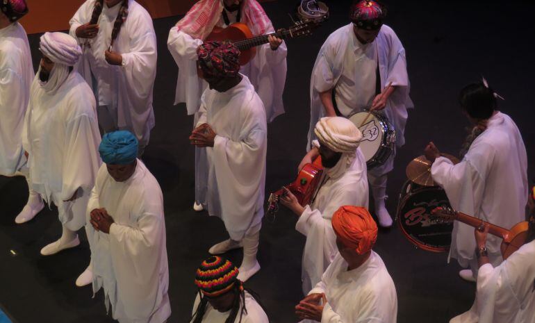 Actuación de la comparsa de Sevilla 'La sonrisa de Dios'