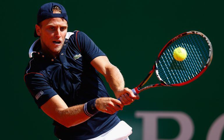 Denis Kudla golpea un revés en el pasado Masters 1000 de Montecarlo.