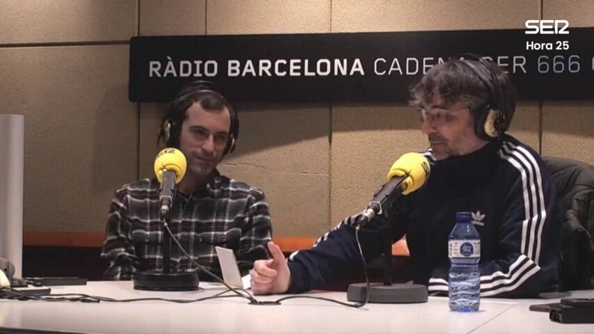 Jordi Évole y Marius Sánchez en los estudios de Radio Barcelona.