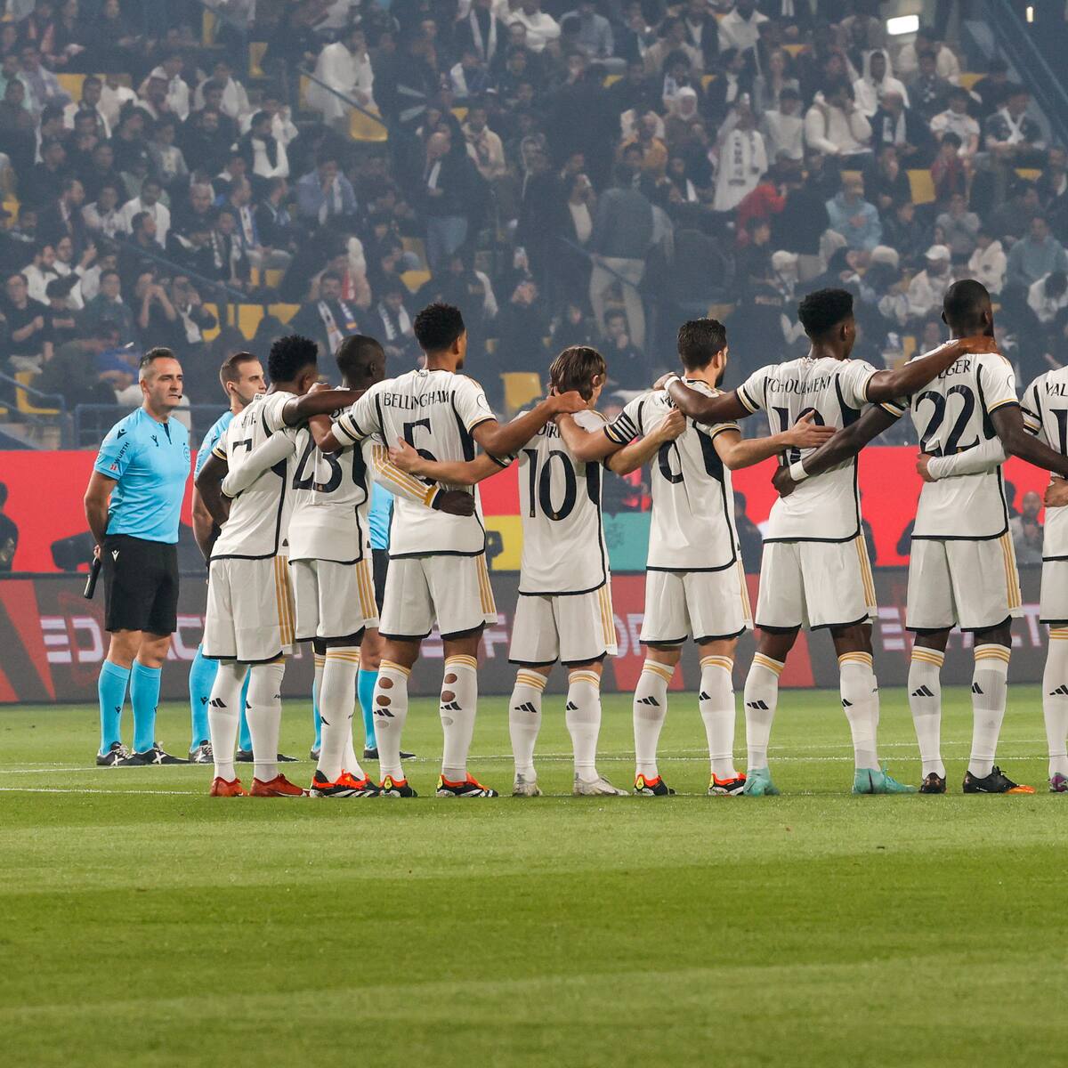 La razón por la que el público pitó el minuto de silencio en honor a Beckenbauer en el partido de Supercopa entre Real Madrid y Atlético
