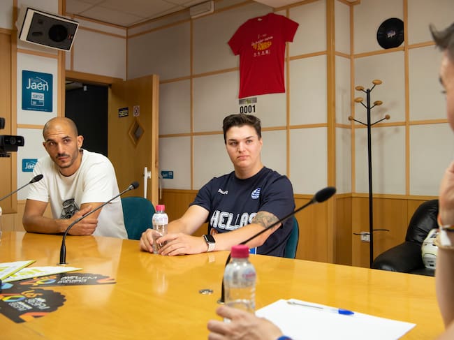 De izquierda a derecha, Juan Valdivia y Juan de Dios Espinosa, durante la entrevista en 'Hoy por Hoy Jaén'.