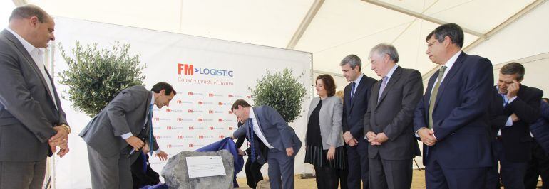 Colocación de la primera piedra del primer centro logístico de FM Logistic en Illescas (Toledo), en el que han asistido representantes de las administraciones locales, provinciales y regionales