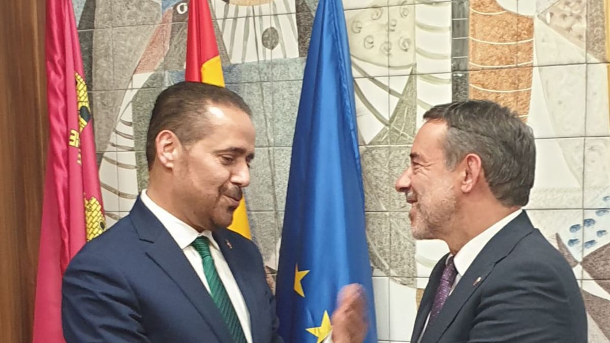 El cónsul de Marruecos agradece a Jiménez las gestiones para la apertura de una línea aérea directa desde Corvera