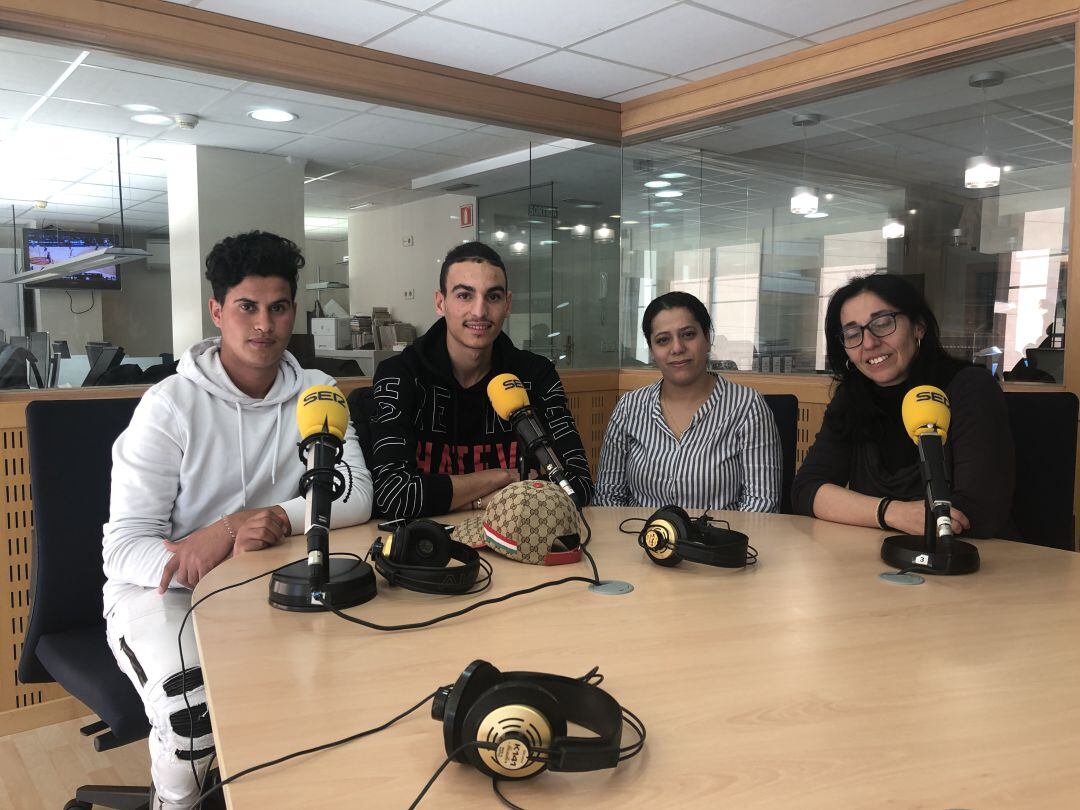 En Rachid, en Mohammed, la Fàtima i l'Anna