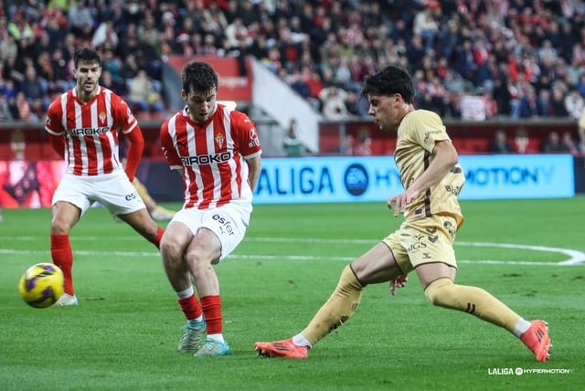 El Málaga logró una gran victoria ante el Sporting en el estadio Enrique Castro Quini el Molinón