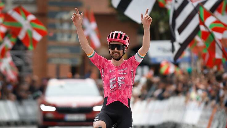 Joao Almeida: "Espero estar adelante al final"