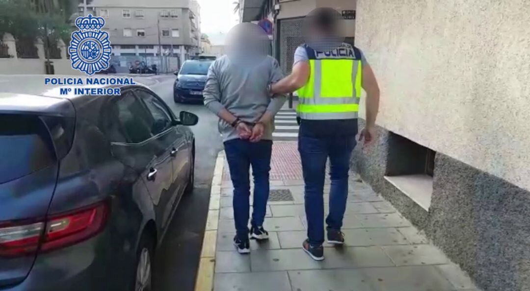 Detención por la Policía Nacional de Elda 