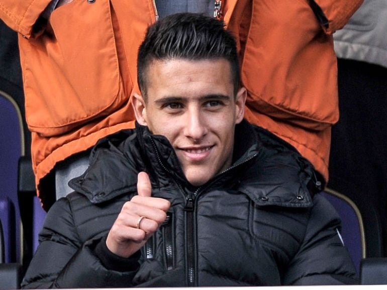 Tello en la grada durante un partido