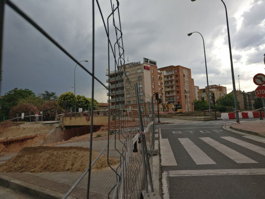 Obras nudo de Vara de Rey en Logroño (julio 2019)