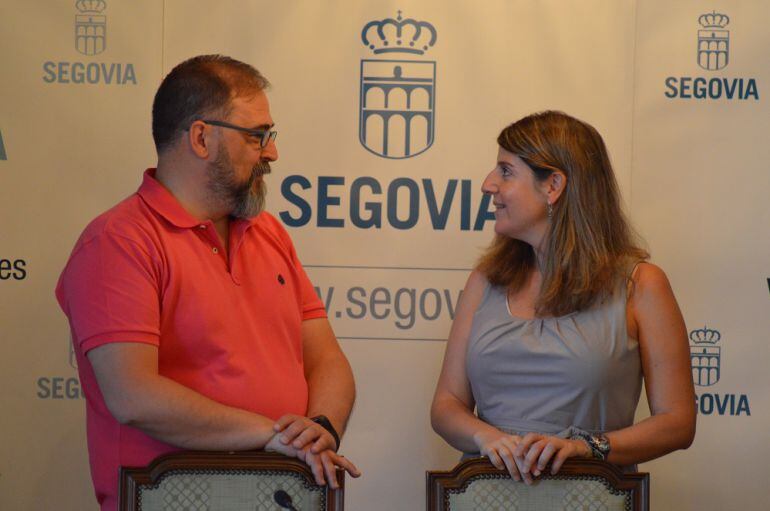 CENTRADOS EN SEGOVIA Cosme Aranguren y Esther Bermejo