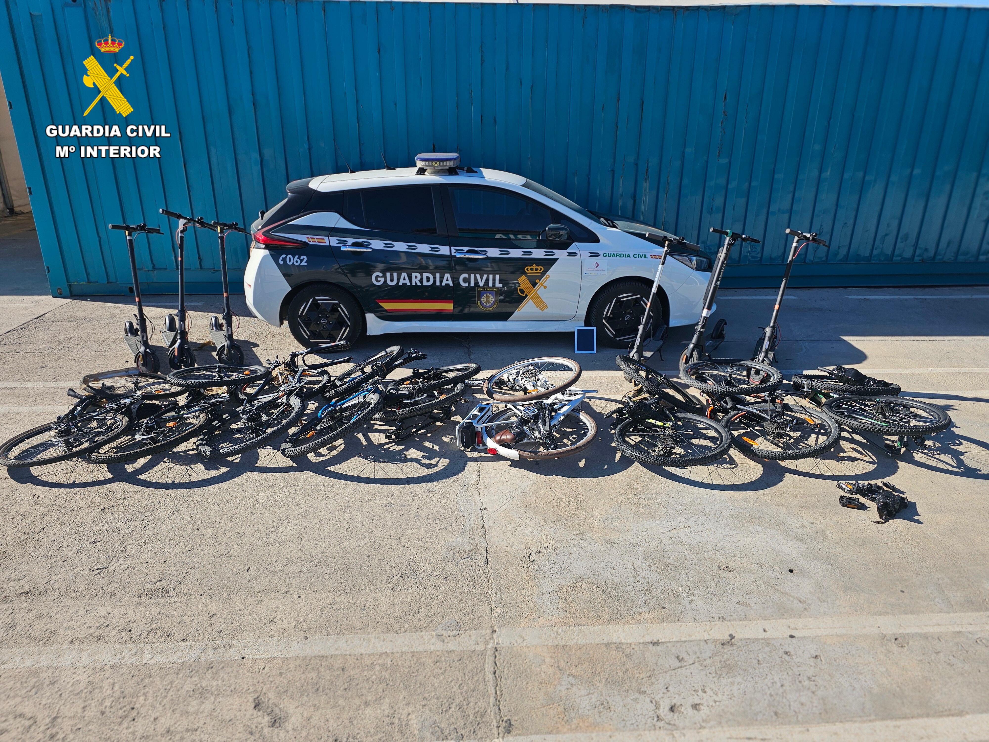 La Guardia Civil detiene a tres hombres en València por receptación de objetos valorados en 45.000 euros