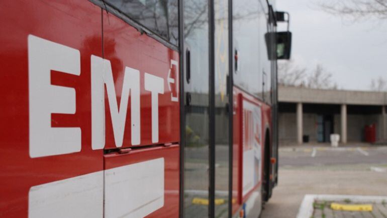 Un autobús de la EMT