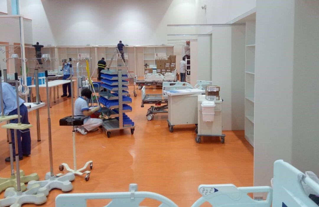 Nuevas camas UCI habilitadas para pacientes con coronavirus en un hospital.