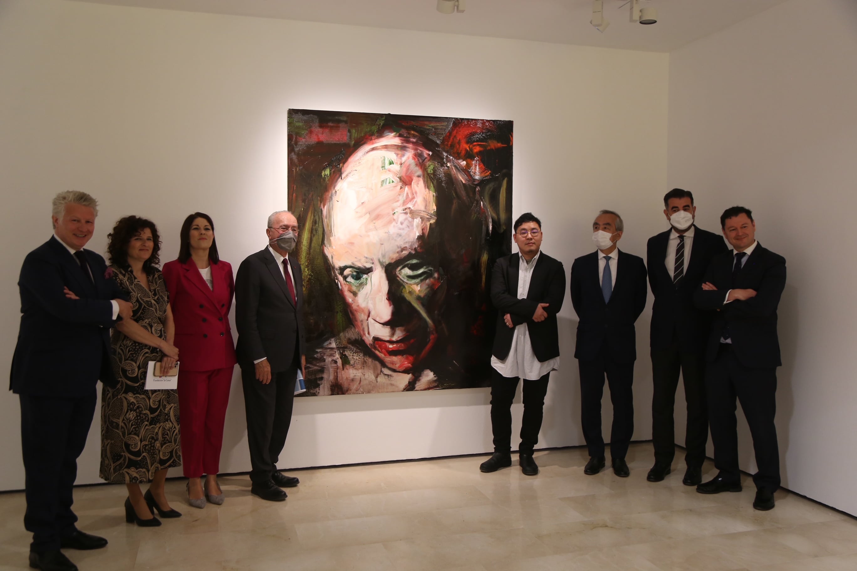 La muestra ha sido presentada este martes en la Sala de Exposiciones Temporales del Museo Casa Natal Picasso con la presencia del alcalde de Málaga, Francisco de la Torre, junto con el embajador de Japón, Hiramatsu Kenji, y el propio artista Yukimasa Ida, acompañados por la concejala delegada de Cultura, Noelia Losada; el director de la Agencia Pública para la Gestión de la Casa Natal de Pablo Ruiz Picasso y otros Equipamientos Museísticos y Culturales, José María Luna; el director comercial de Caixabank en Andalucía Oriental Sur, Gerardo Cuartero; y la delegada de la Fundación &quot;la Caixa&quot; en Andalucía, Patricia Maldonado. La exposición forma parte de los actos previstos con motivo de la III Semana Cultural Japonesa en Málaga