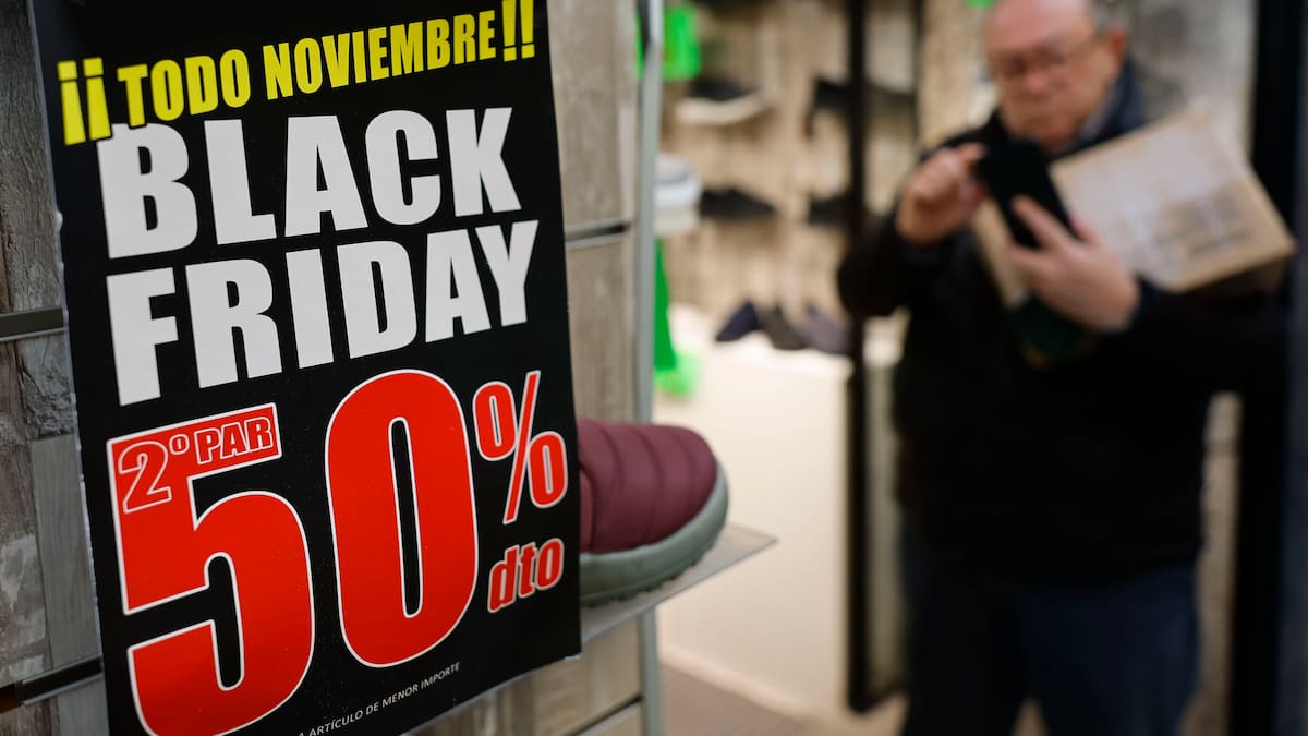 Así influye el bombardeo publicitario del Black Friday en tu salud mental: "Se busca alargar al máximo la predisposición a gastar"