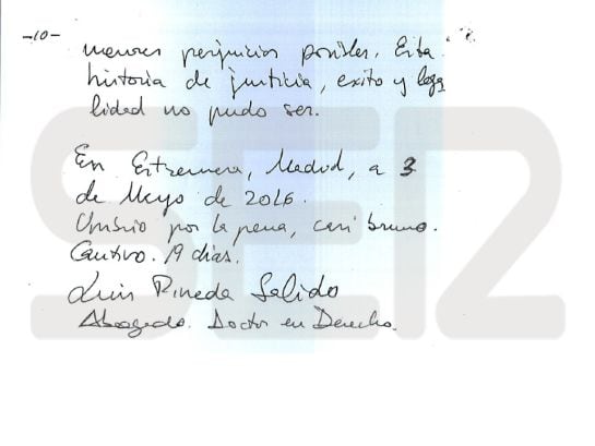 Carta manuscrita de Luis Pineda al juez Pedraz: &quot;Umbrío por la pena, casi bruno. Cautivo. 19 días. En Estremera, Madrid, a 3 de mayo de 2016&quot;.