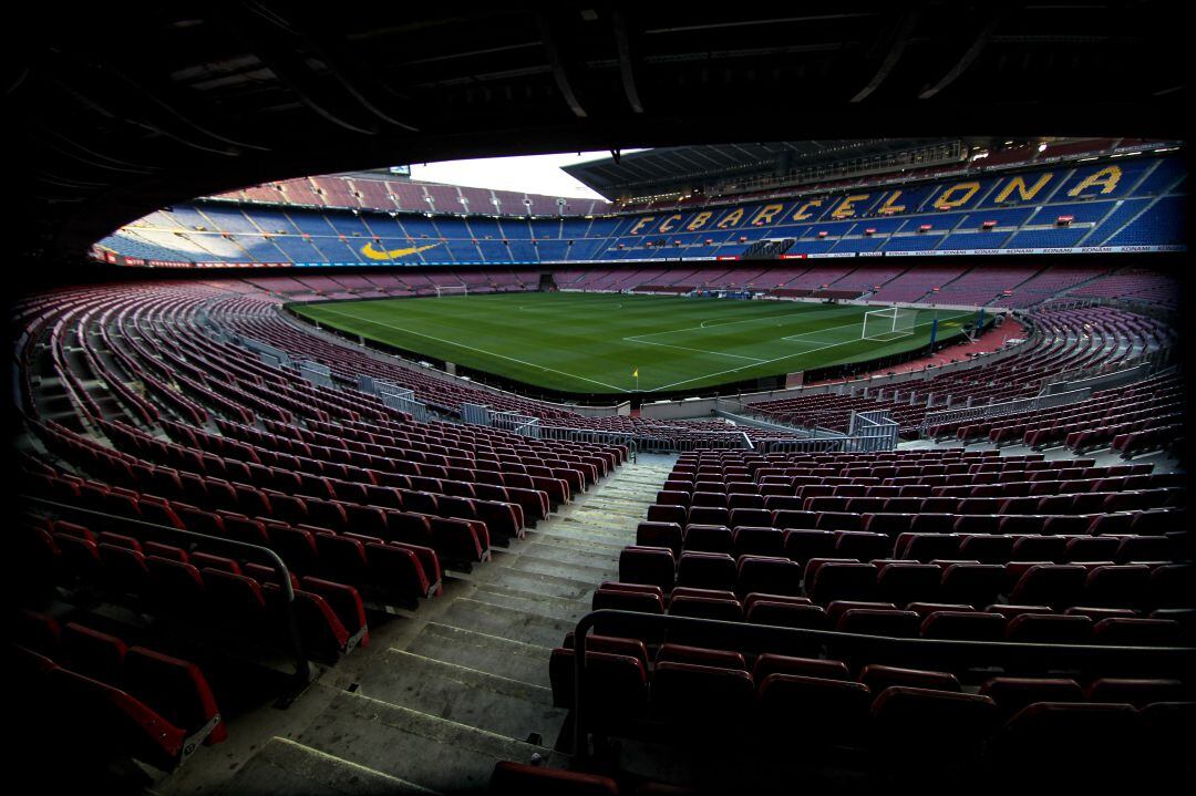 El Camp Nou vacío antes de un Barcelona - Sevilla