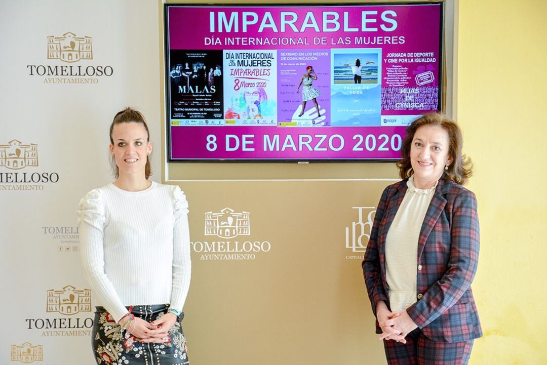 La concejala de igualdad, Isi Serna y la concejala de deportes, Laura Gallego, en la presentación de las actividades