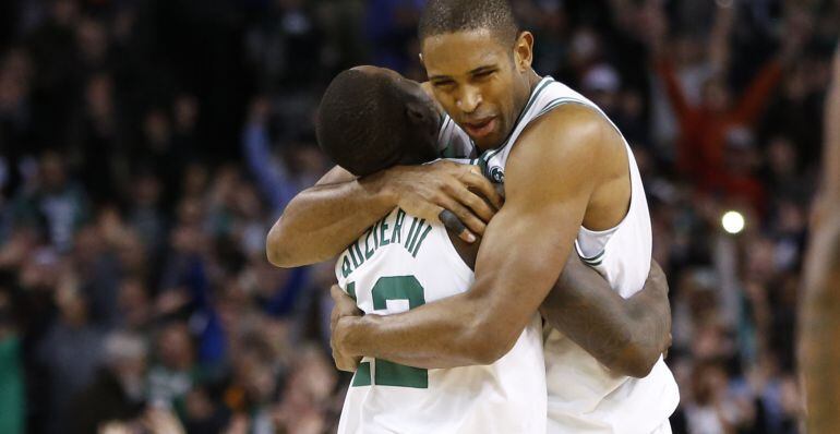 El abrazo de Horford y Rozier