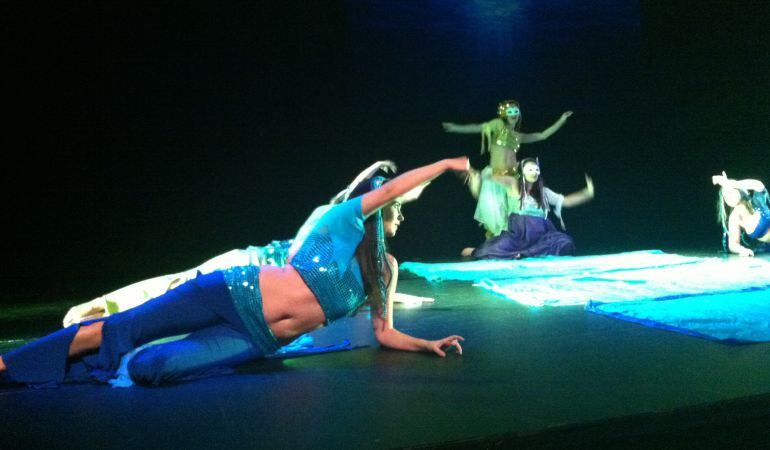 Cualquier tipo de danza nos ayuda a conectar conosotros mismos y con los demás, a ser más creativos, desestresarnos y mejorar nuestro bienestar