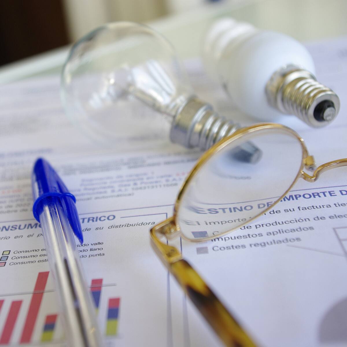 El precio de la luz tendrá este domingo seis horas de coste cero o negativo
