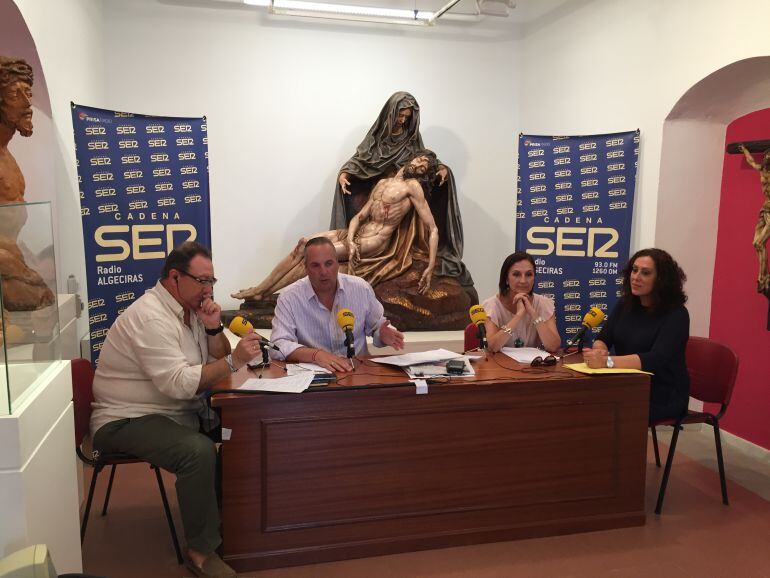 Hoy por Hoy en los Cursos de Veranao de San Roque junto al alcalde Juan Carlos Ruíz Boix, la delegada del rector, Inmaculada Santiago y Dolores Marchena concejal de cultura.