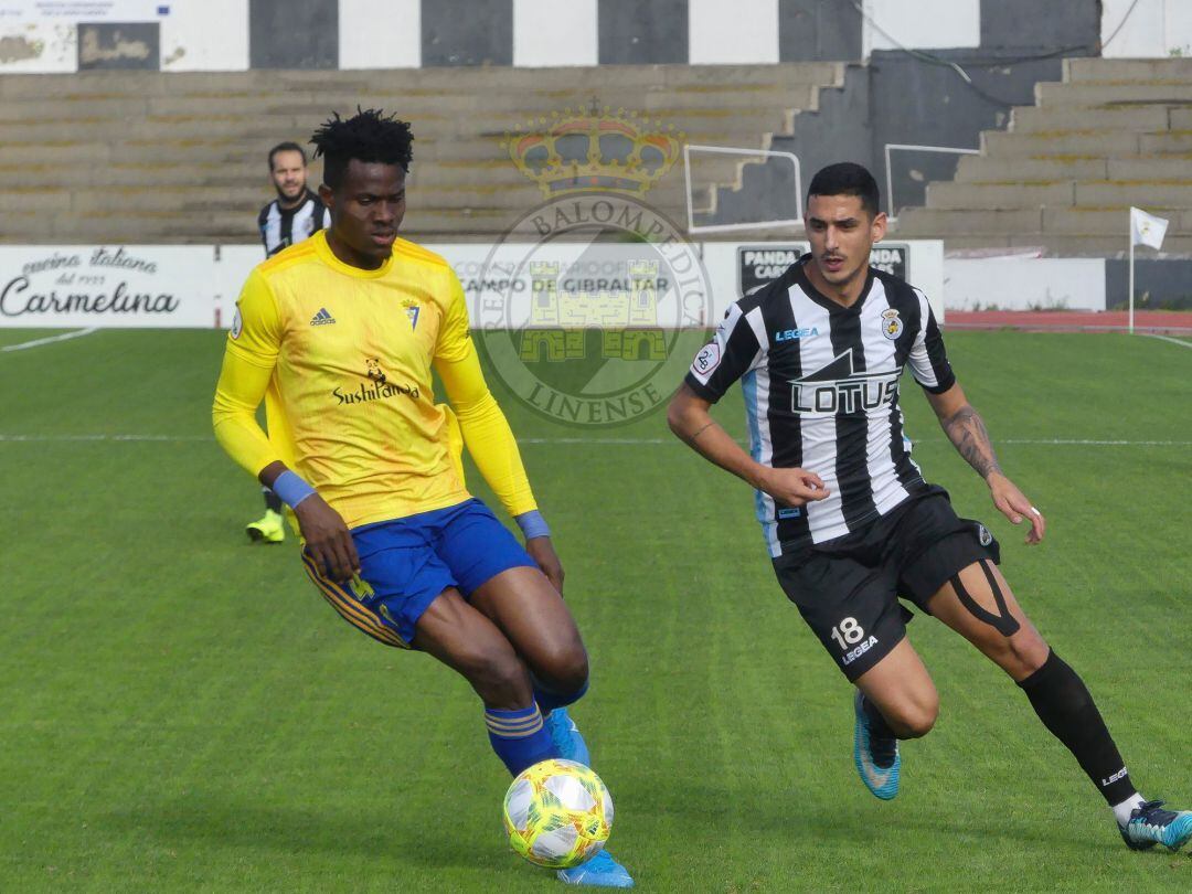 Dopi ante el Cádiz B.