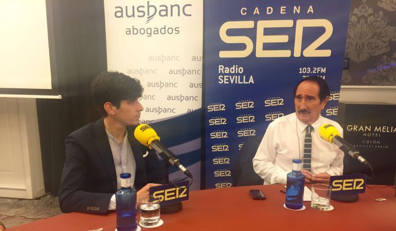 López Simón, junto a Manolo Molés, en las tertulias tauirinas de Radio Sevilla desde el Hotel Meliá Colón