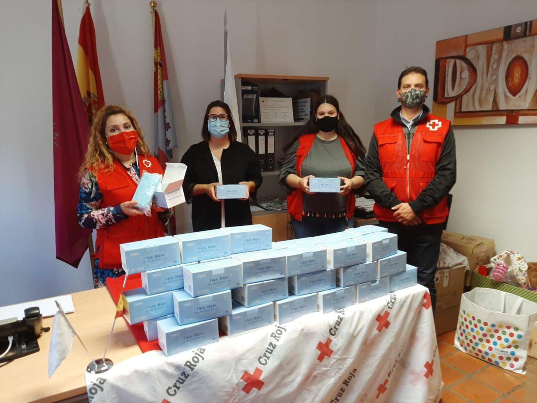 Reparto de mascarillas a través de Cáritas, Cruz Roja y los Servicios Sociales del Ayuntamiento