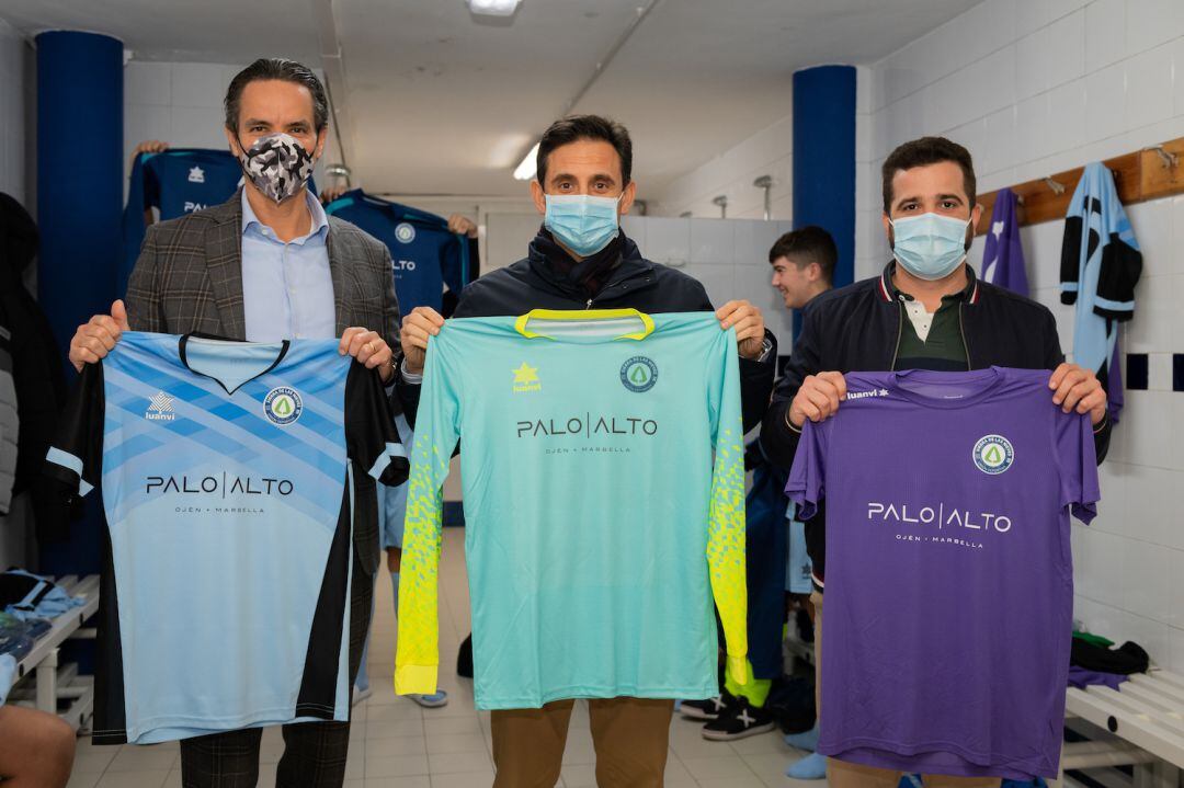 Palo Alto patrocina a los equipos de fútbol de Ojén