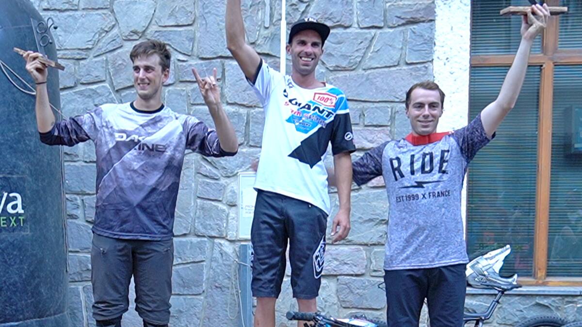 Kike González, se alza con el triunfo en el descenso urbano de Biescas