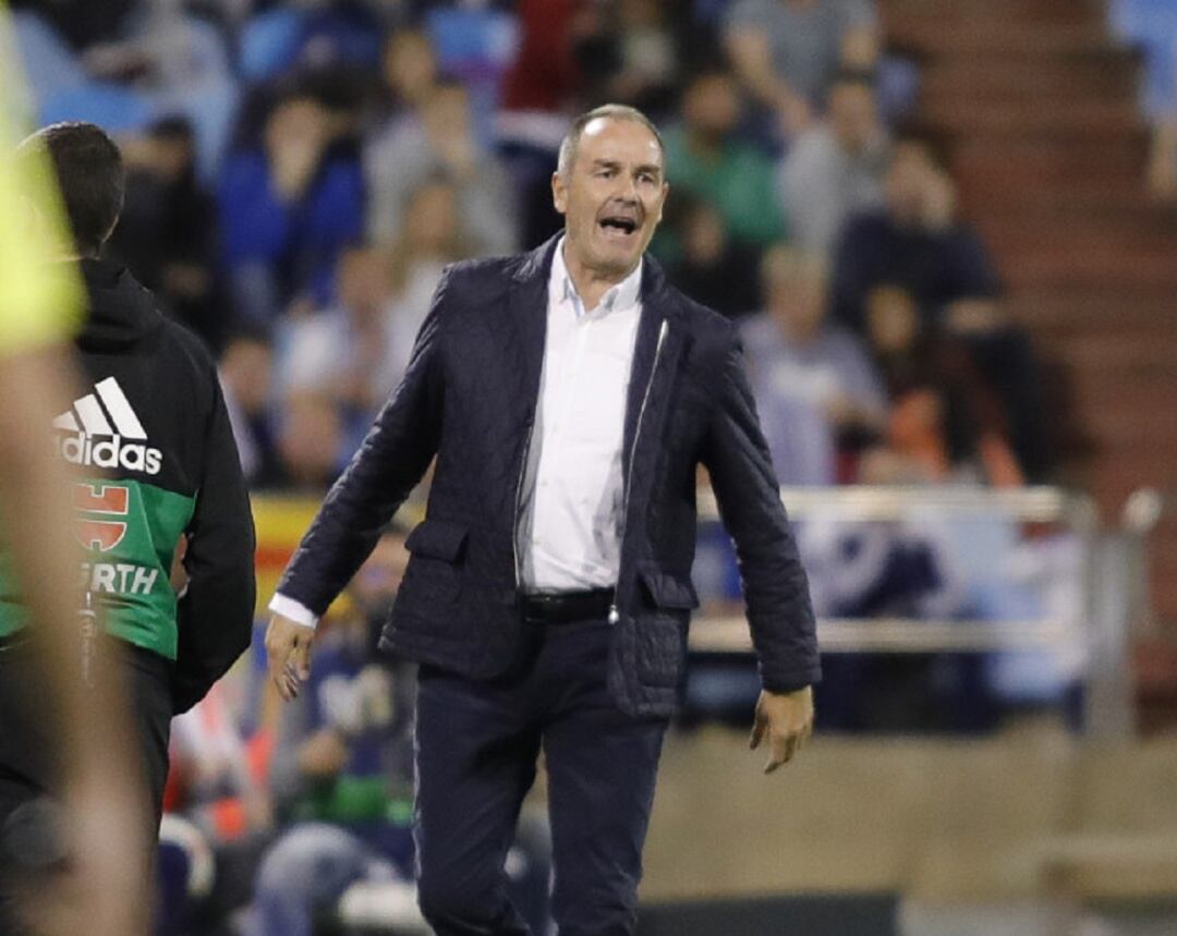 Víctor Fernández, en una imagen del último partido en La Romareda