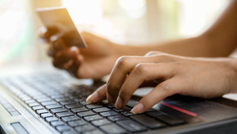 La Carpeta ofrece entre otros datos, información sobre analíticas de Atención Primaria, informes médicos o sobre el estado de la cartilla de vacunación