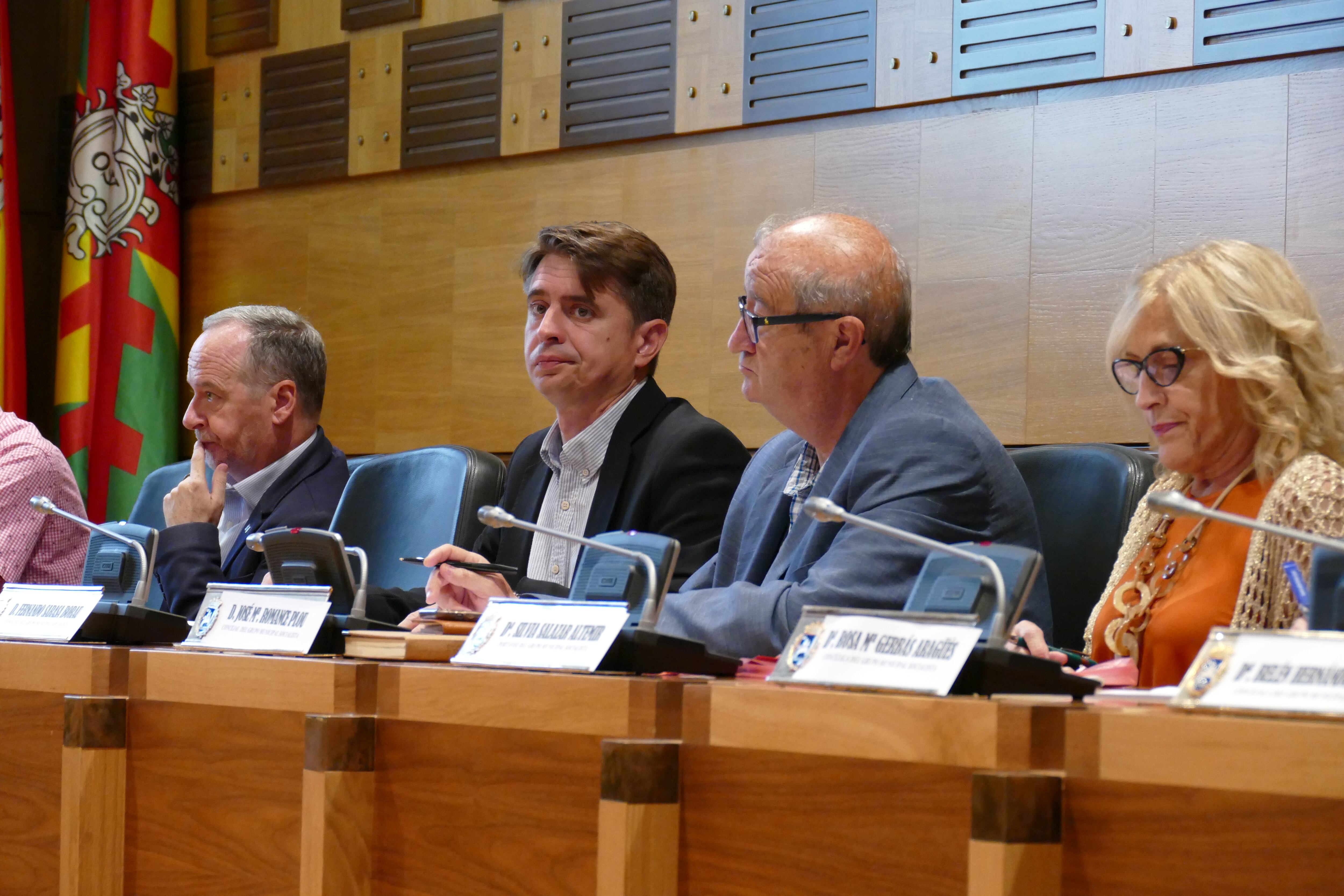 Parte del grupo socialista en el Ayuntamiento de Huesca