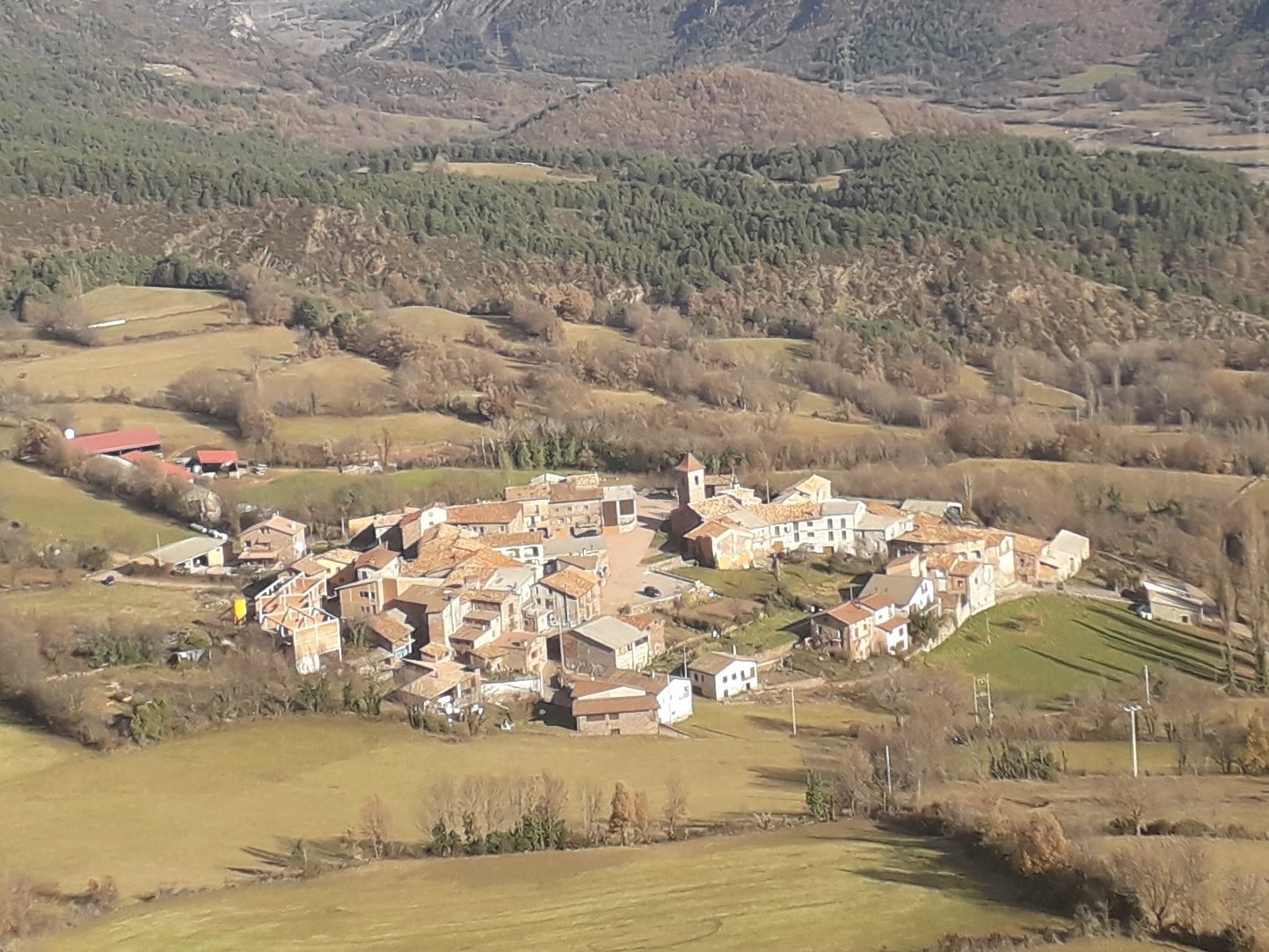Vista de la población de Montanuy. Foto: Wikipedia
