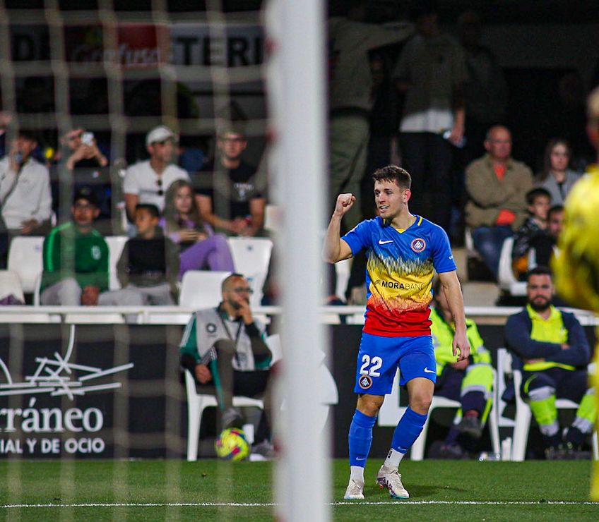 Iván Gil celebra el seu gol davant el Cartagena.