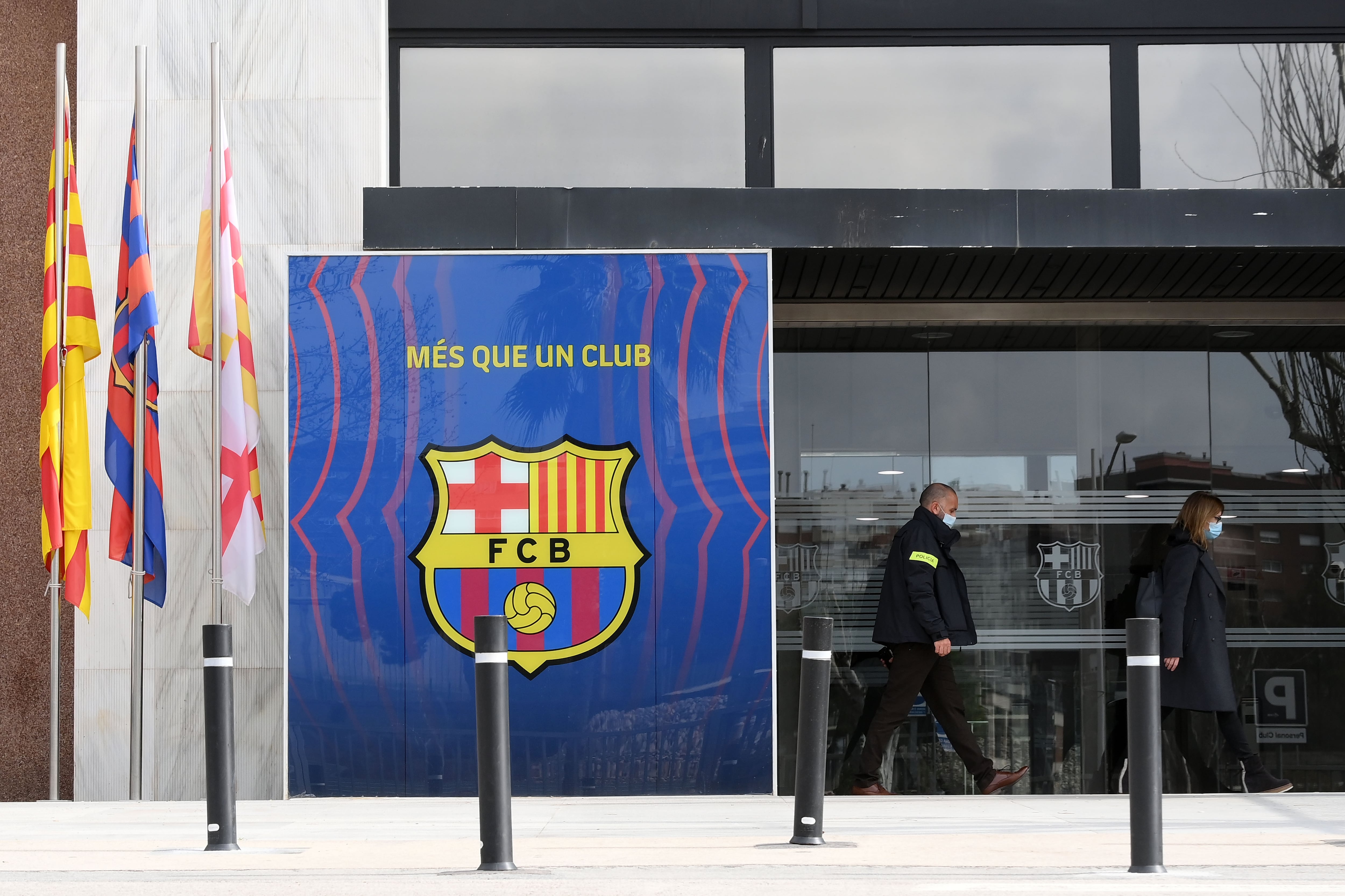 Imagen de archivo de las oficinas del FC Barcelona durante un registro en 2021