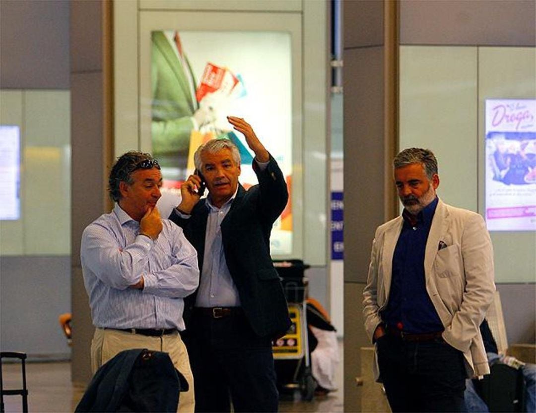 Francisco Pernía y Harry, en el aeropuerto de Barajas. 