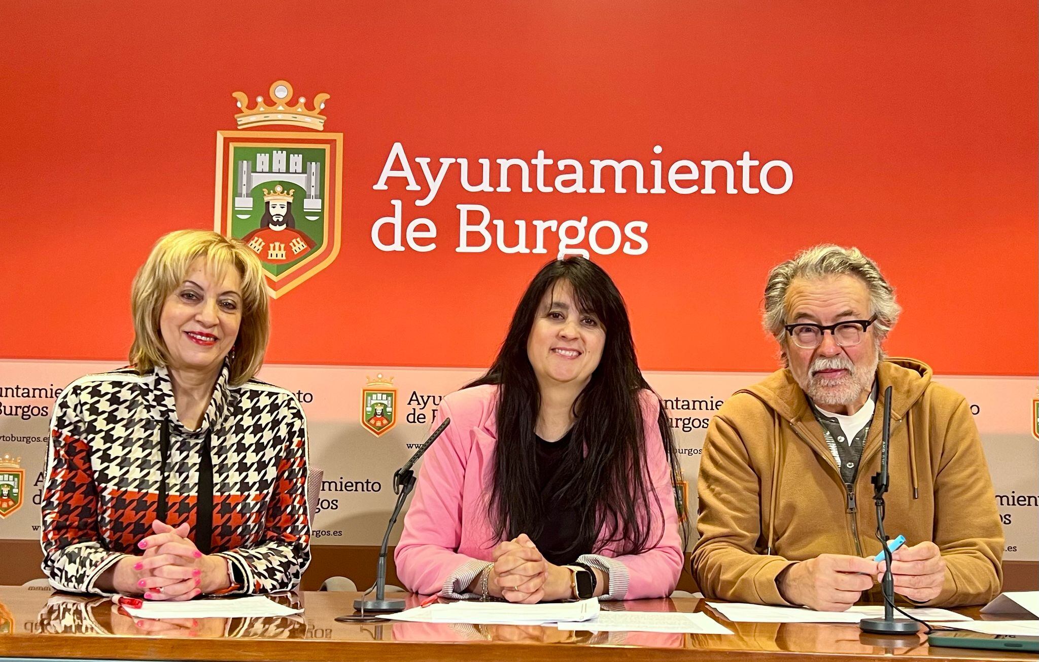 Los concejales del PSOE, Lola Ovejero, Virginia Escudero y José Mª Romo