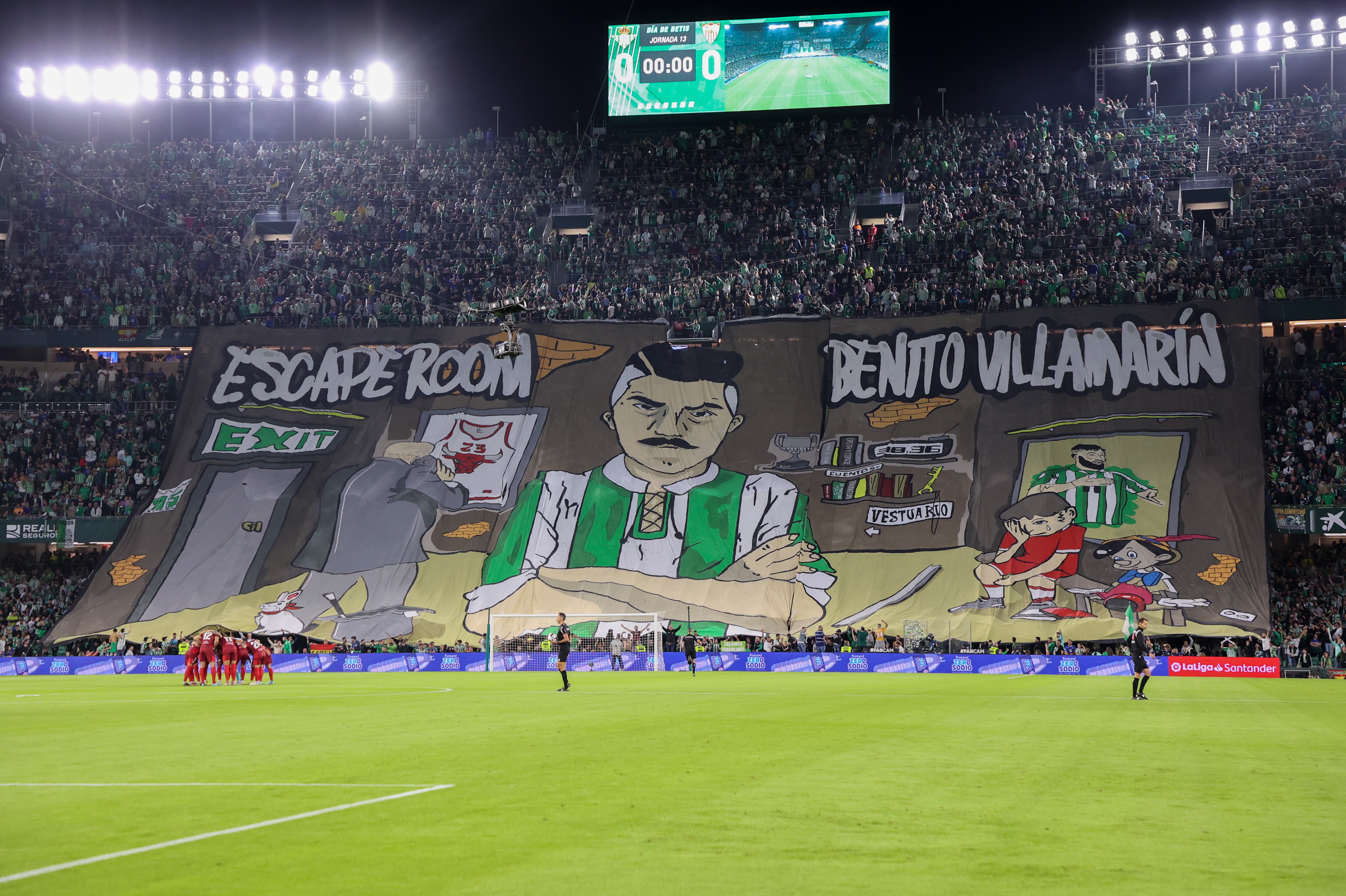 Tifo en el derbi sevillano.