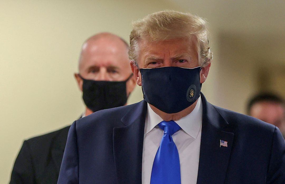 El presidente Donald Trump con mascarilla durante la visita a un hospital militar el pasado 11 de julio. 